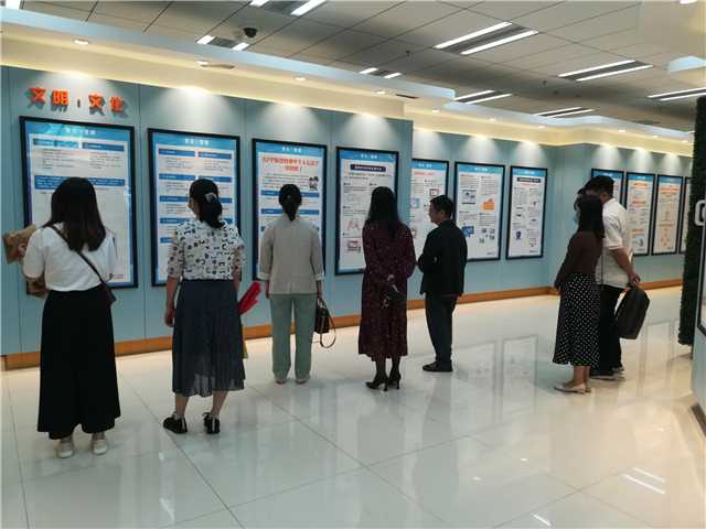 2021年10月19日下午，市科技局局領導帶隊參觀清遠市網(wǎng)絡安全教育館01.jpg