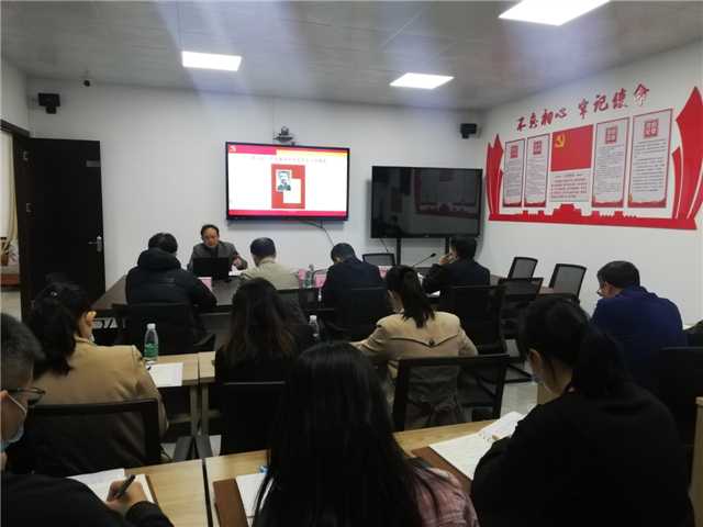 5、11月30日，市科技局會(huì)議室、主持人王立燊，主講人劉年強(qiáng)，主題：“習(xí)近平新時(shí)代中國特色社會(huì)主義思想”宣講，參會(huì)人員：全局黨員、干部職工25人.jpg